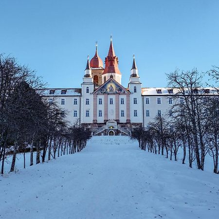 Hotel Leonard Нова-Поненте Экстерьер фото