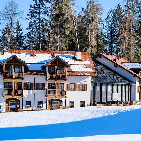 Hotel Leonard Нова-Поненте Экстерьер фото