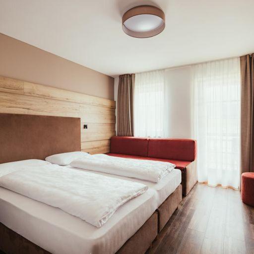 Hotel Leonard Нова-Поненте Экстерьер фото