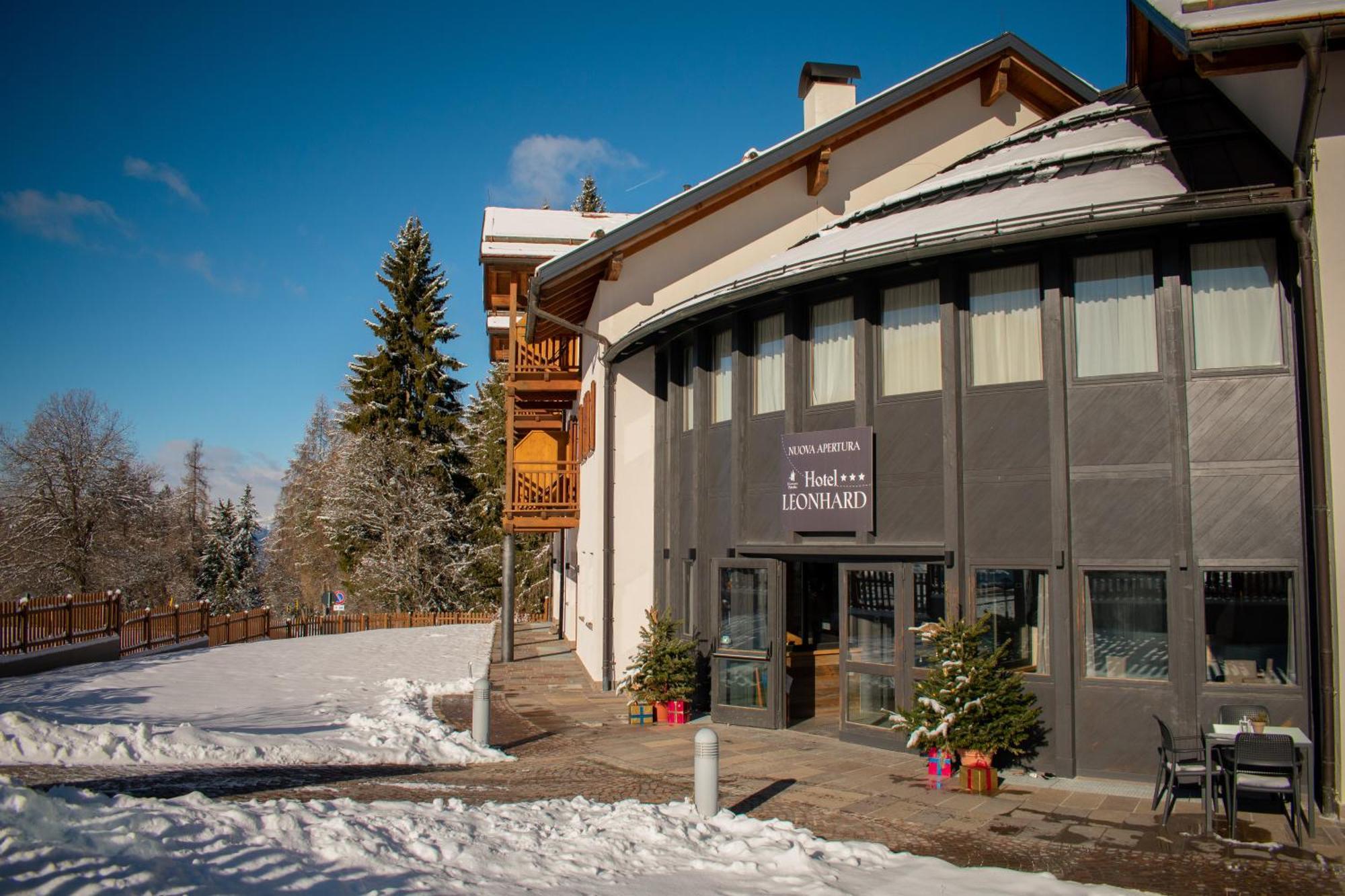 Hotel Leonard Нова-Поненте Экстерьер фото
